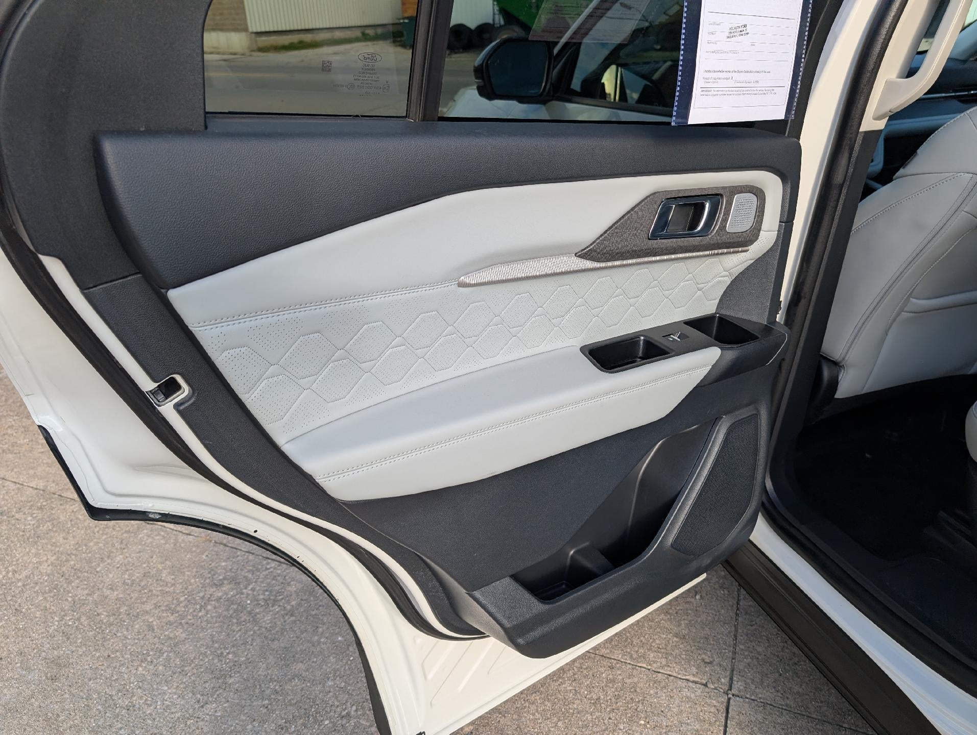 2025 Ford Explorer Platinum 4WD