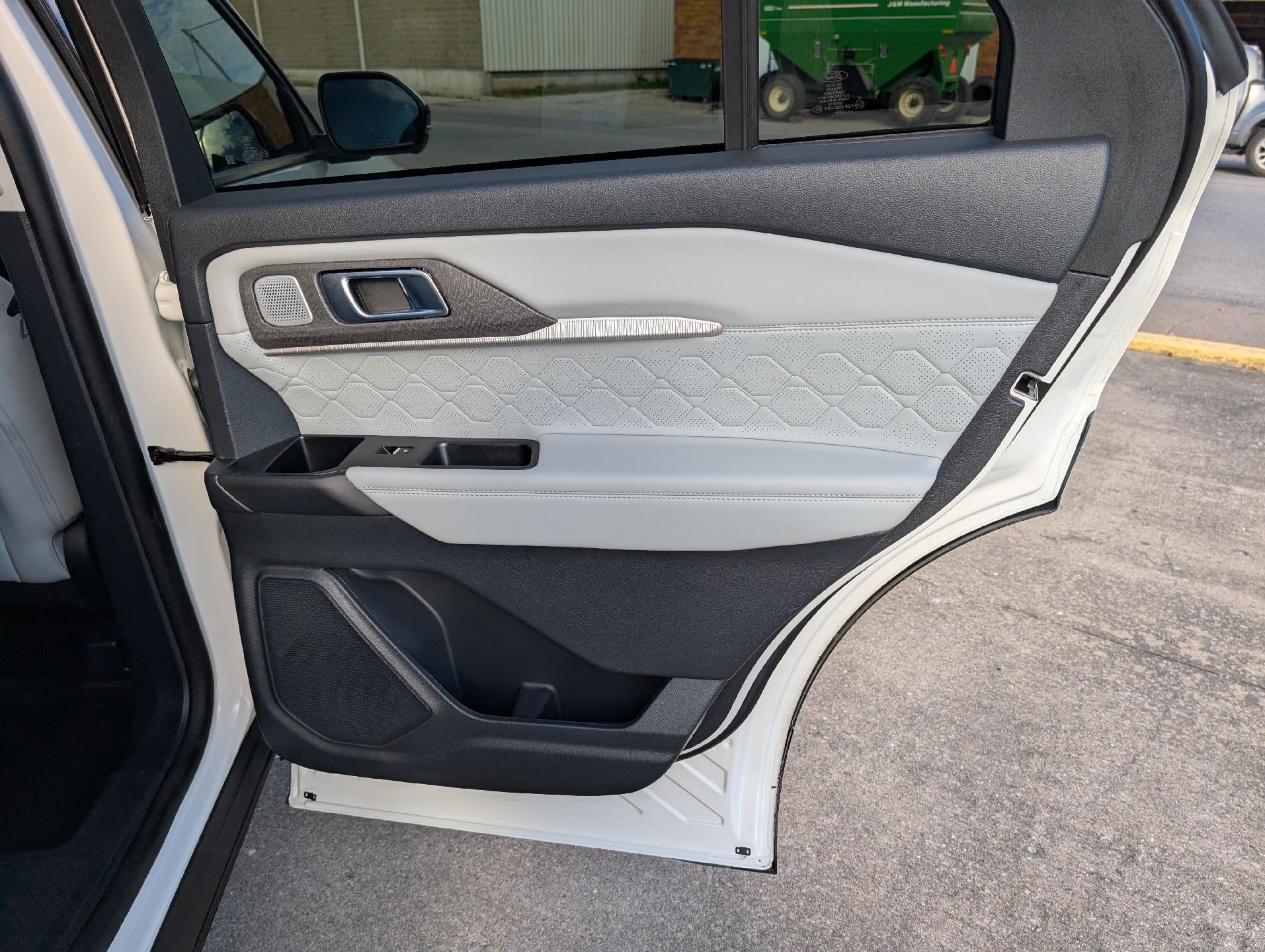 2025 Ford Explorer Platinum 4WD