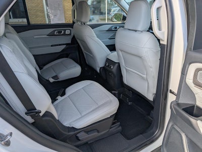 2025 Ford Explorer Platinum 4WD