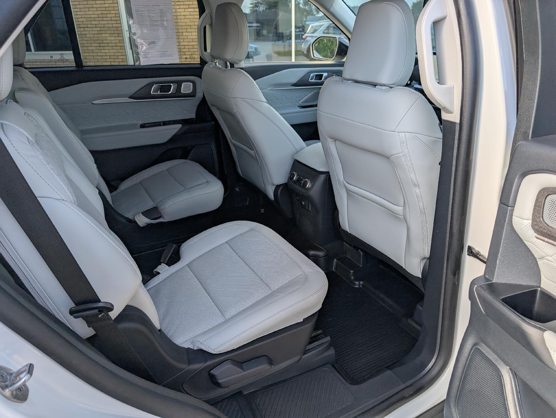 2025 Ford Explorer Platinum 4WD