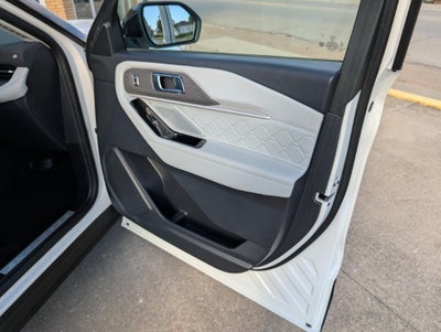 2025 Ford Explorer Platinum 4WD