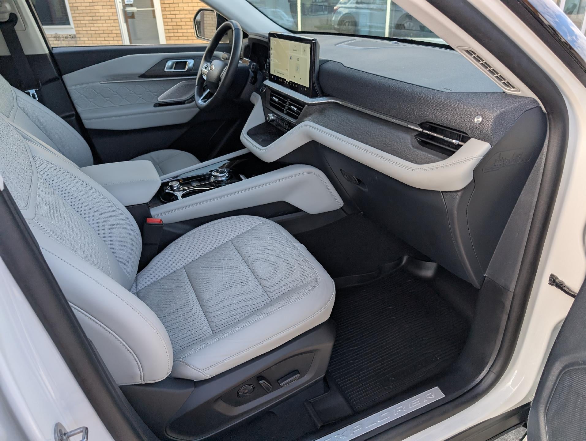 2025 Ford Explorer Platinum 4WD