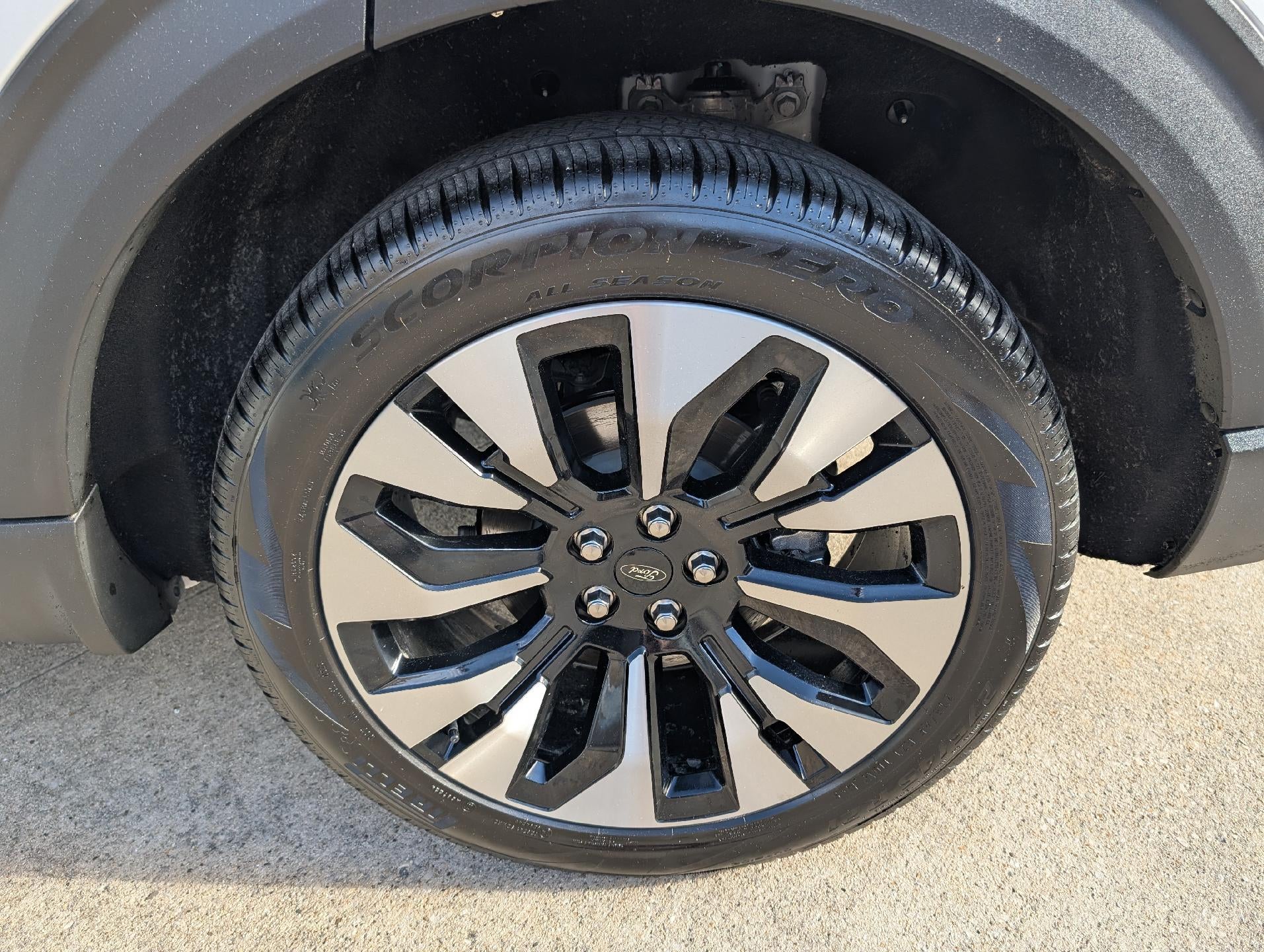 2025 Ford Explorer Platinum 4WD