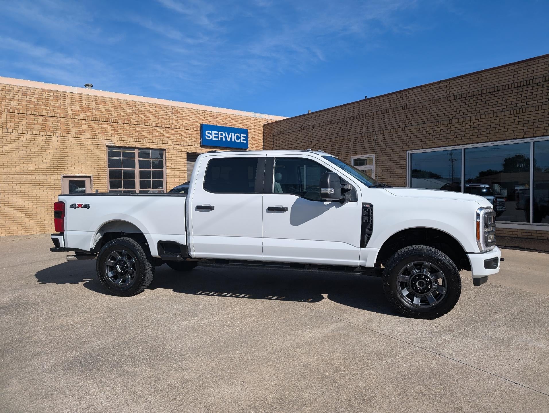 2023 Ford Super Duty F-250 SRW XL 4WD Crew Cab 6.75' Box