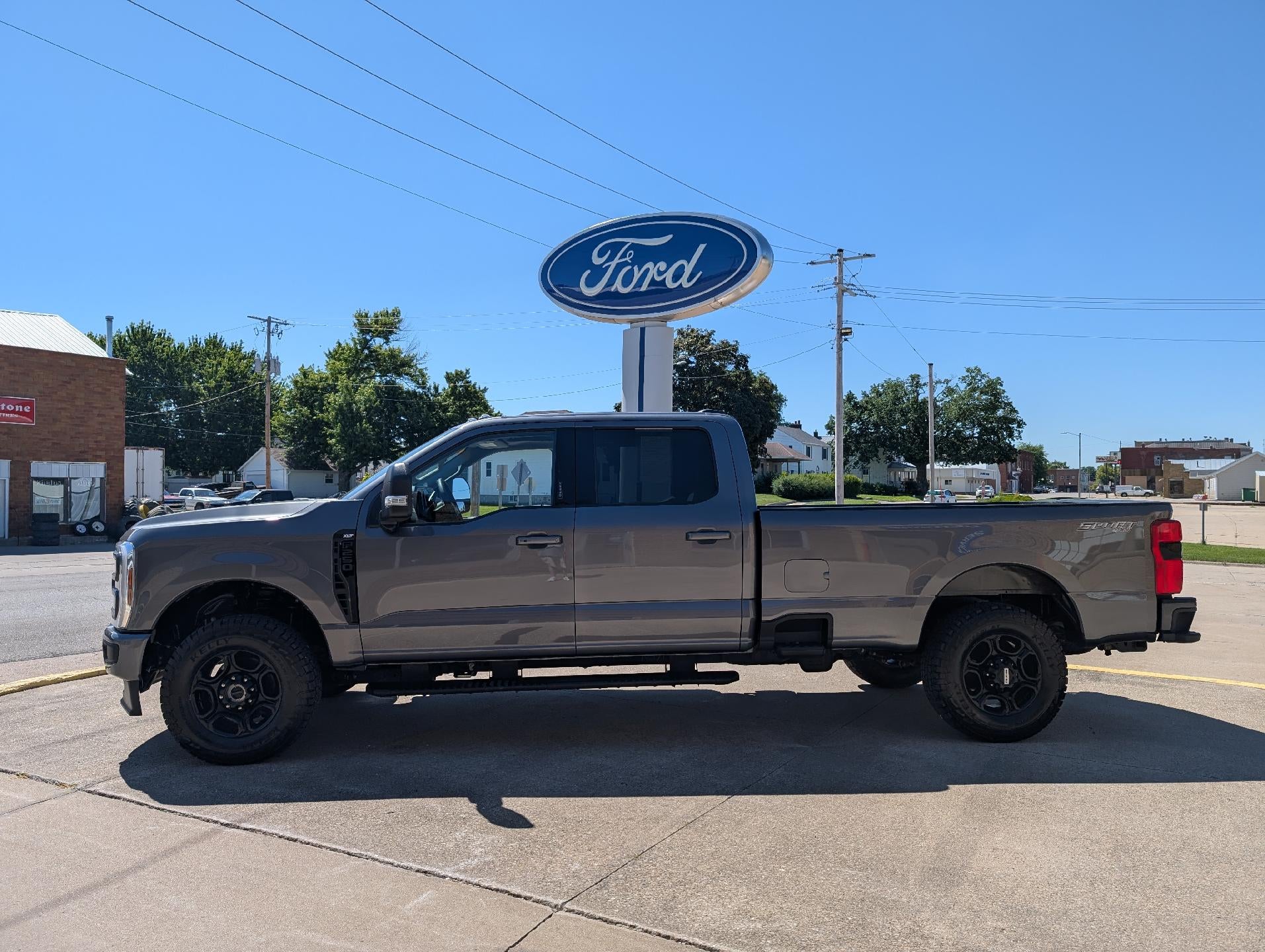 2024 Ford Super Duty F-250 SRW XLT 4WD Crew Cab 8' Box