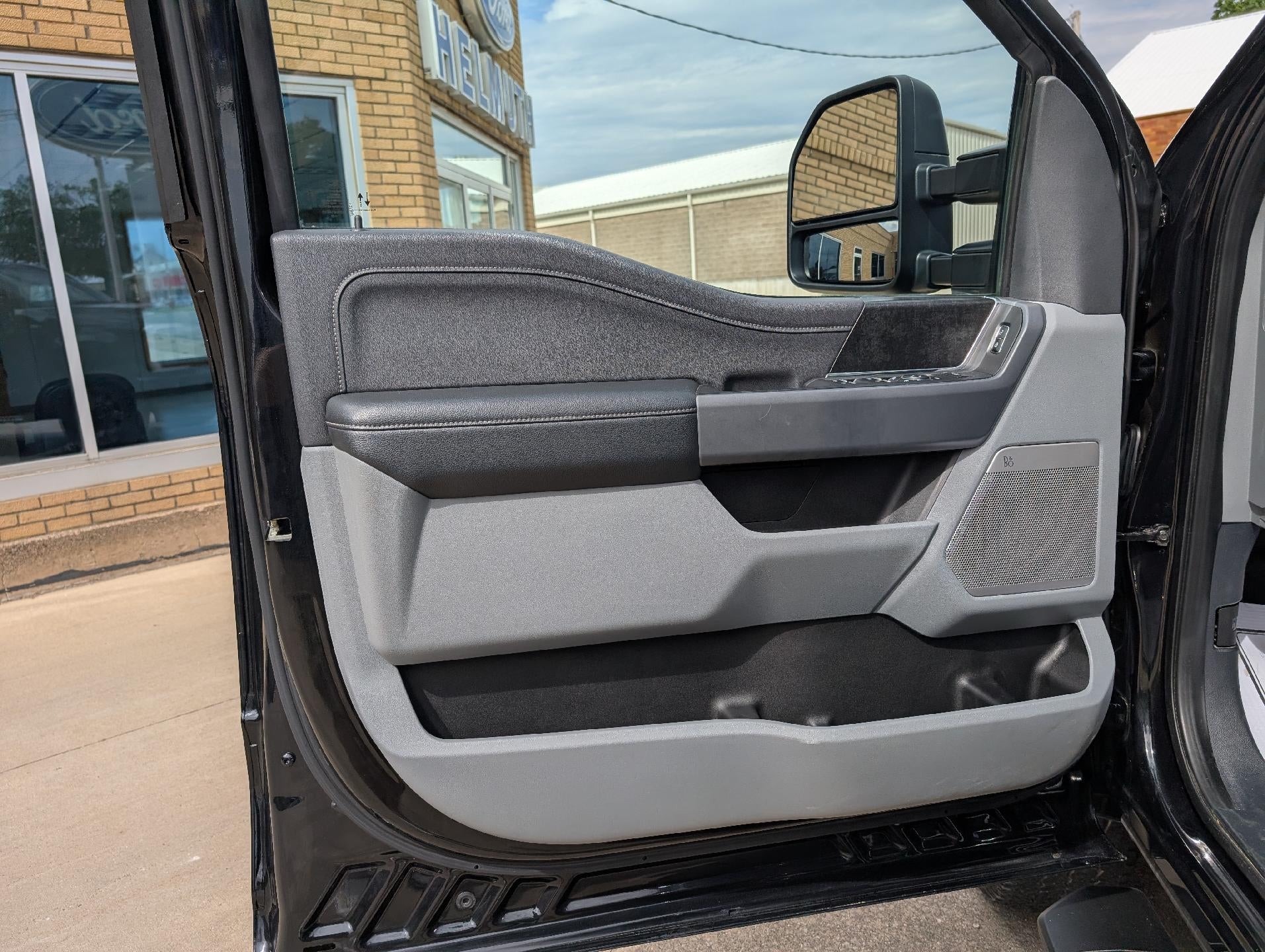 2023 Ford Super Duty F-250 SRW XLT 4WD Crew Cab 6.75' Box