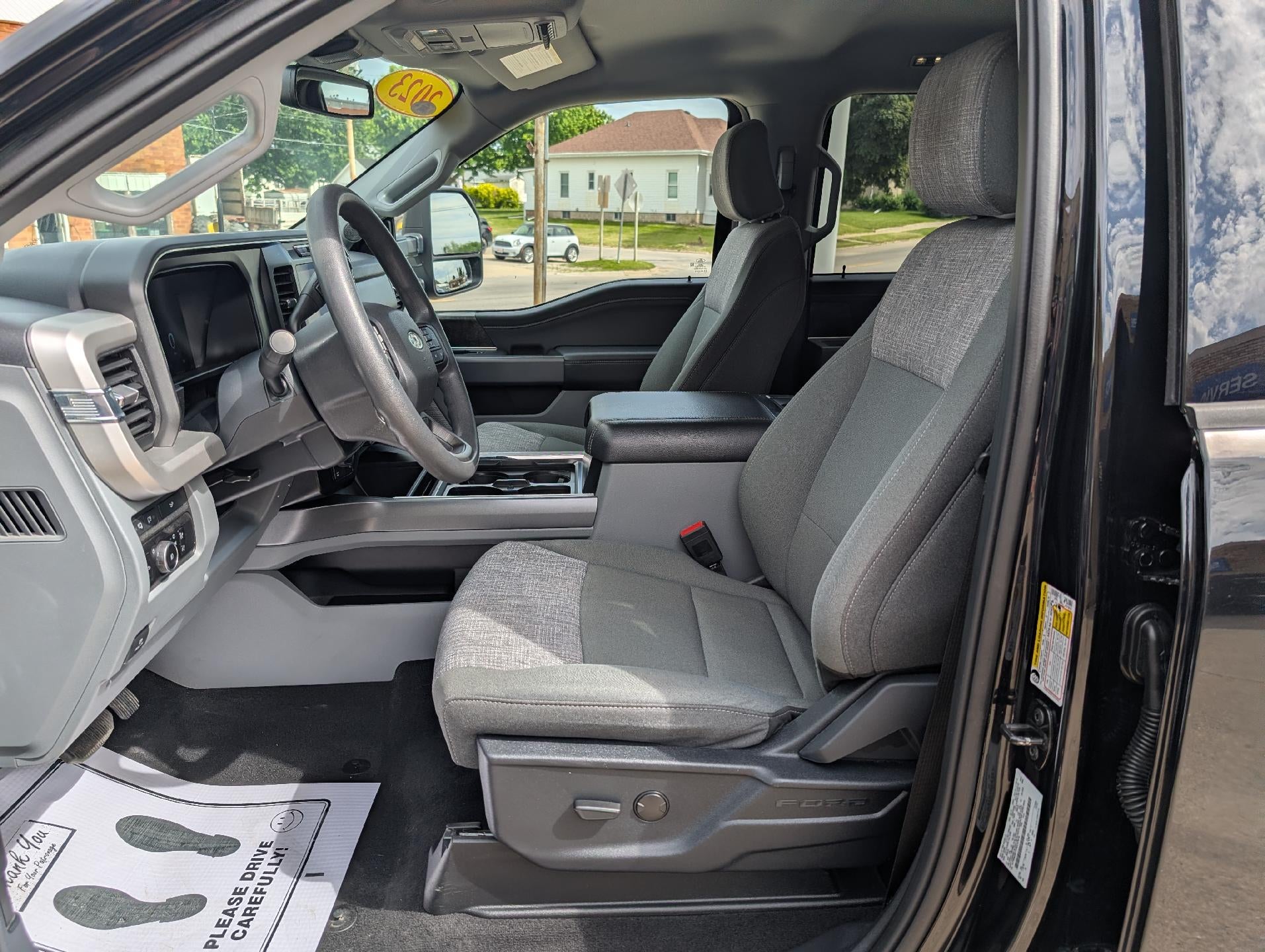 2023 Ford Super Duty F-250 SRW XLT 4WD Crew Cab 6.75' Box