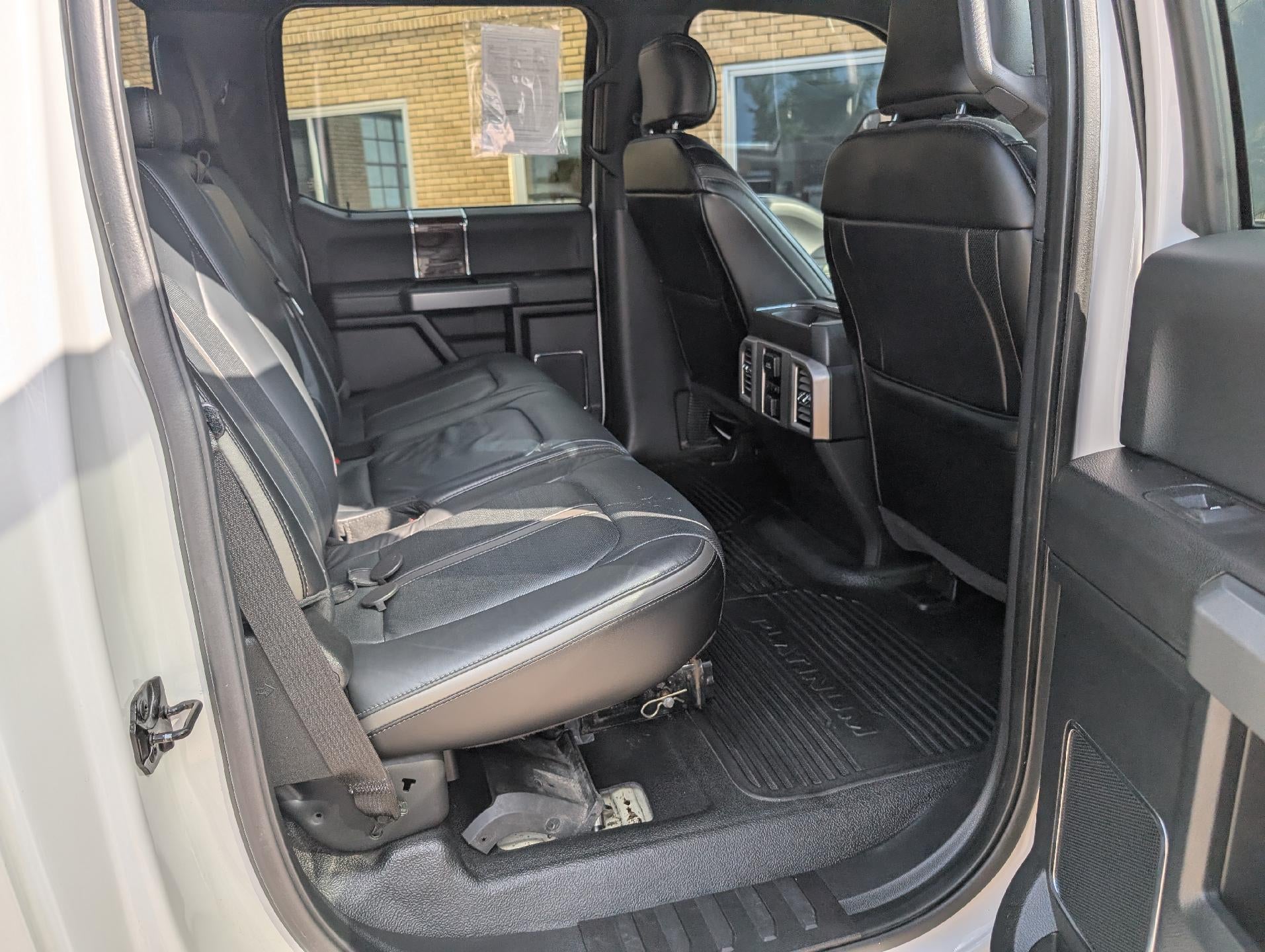 2017 Ford Super Duty F-350 SRW Platinum 4WD Crew Cab 6.75' Box