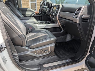 2017 Ford Super Duty F-350 SRW Platinum 4WD Crew Cab 6.75' Box