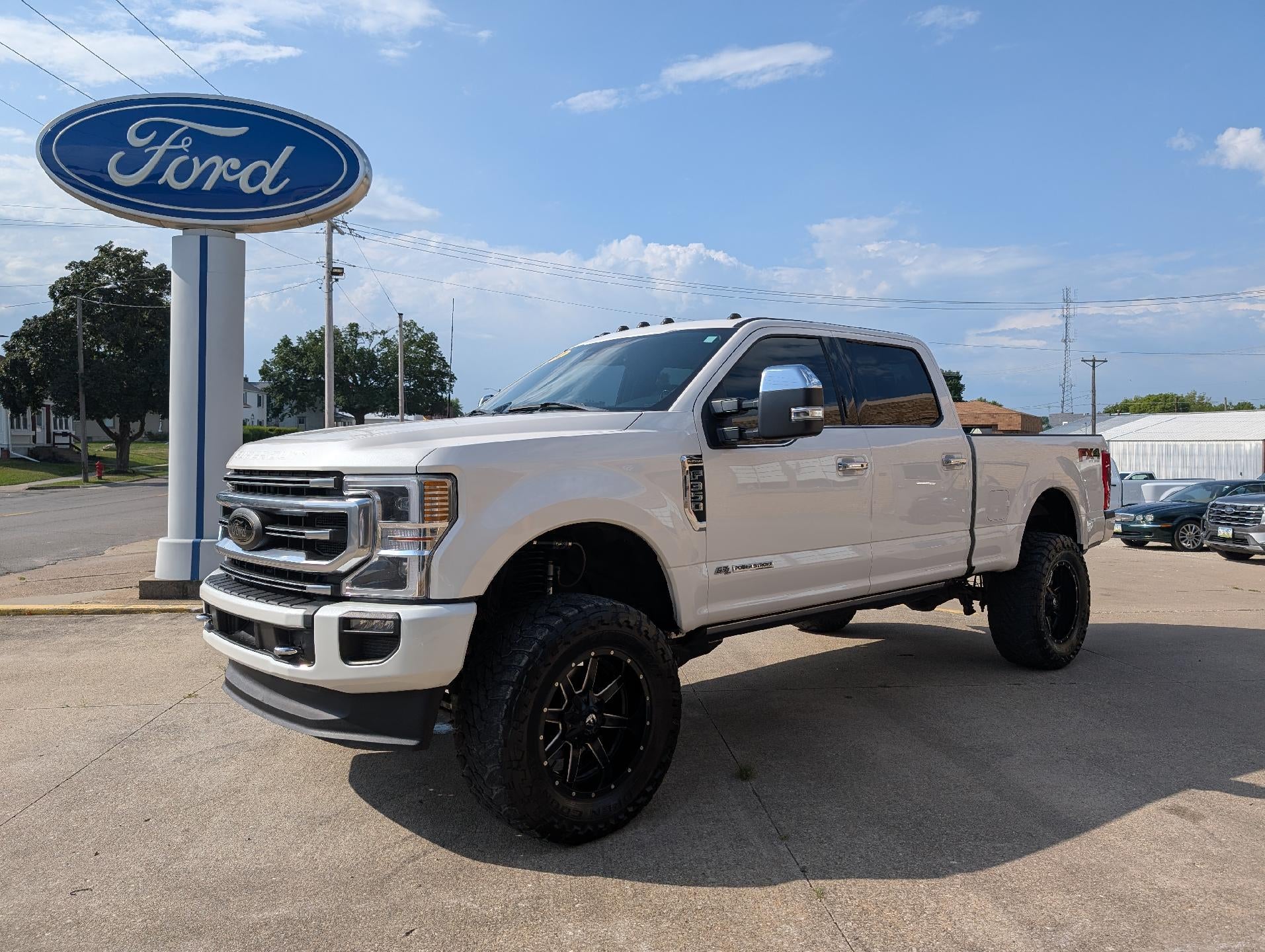 2017 Ford Super Duty F-350 SRW Platinum 4WD Crew Cab 6.75' Box