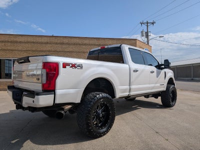 2017 Ford Super Duty F-350 SRW Platinum 4WD Crew Cab 6.75' Box