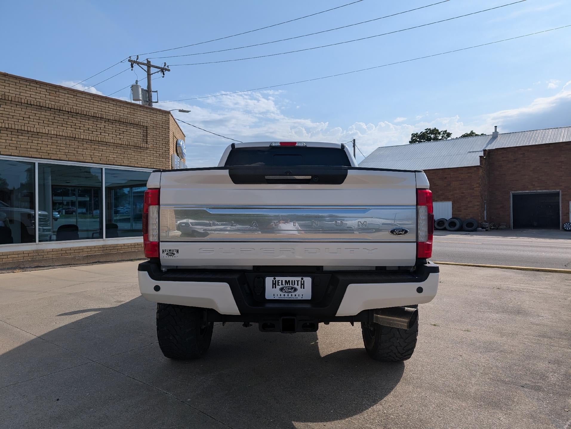2017 Ford Super Duty F-350 SRW Platinum 4WD Crew Cab 6.75' Box
