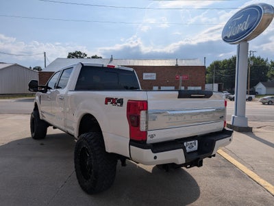 2017 Ford Super Duty F-350 SRW Platinum 4WD Crew Cab 6.75' Box