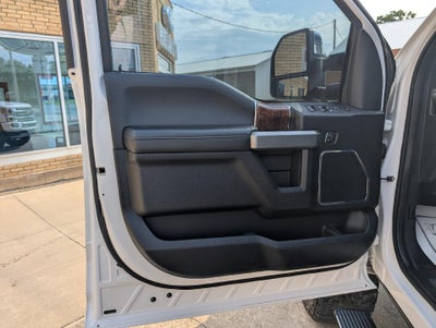 2017 Ford Super Duty F-350 SRW Platinum 4WD Crew Cab 6.75' Box