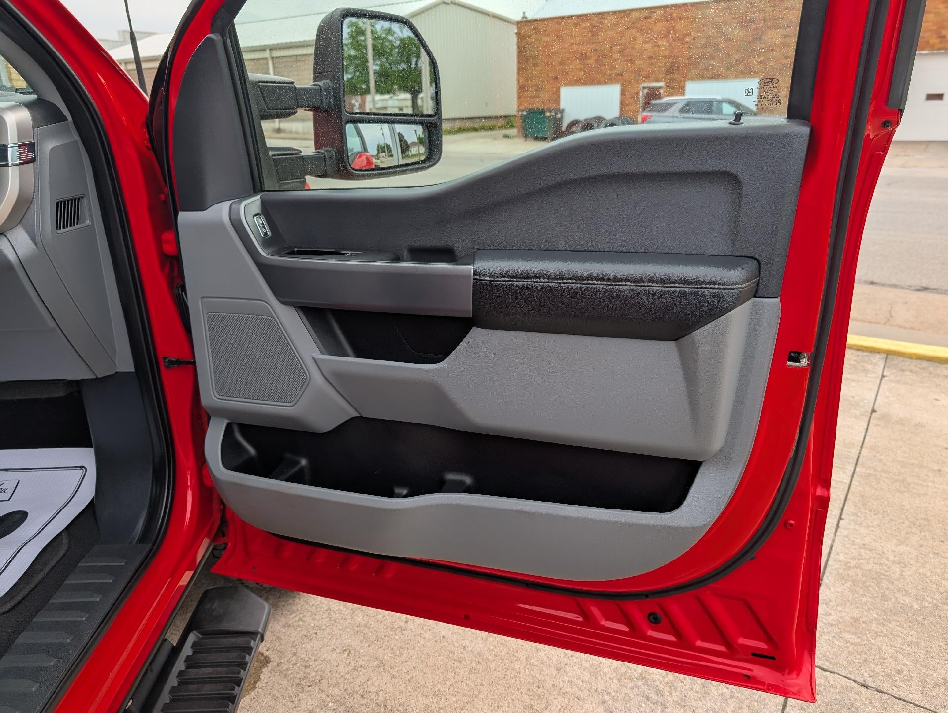2023 Ford Super Duty F-350 SRW XL 4WD Crew Cab 8' Box