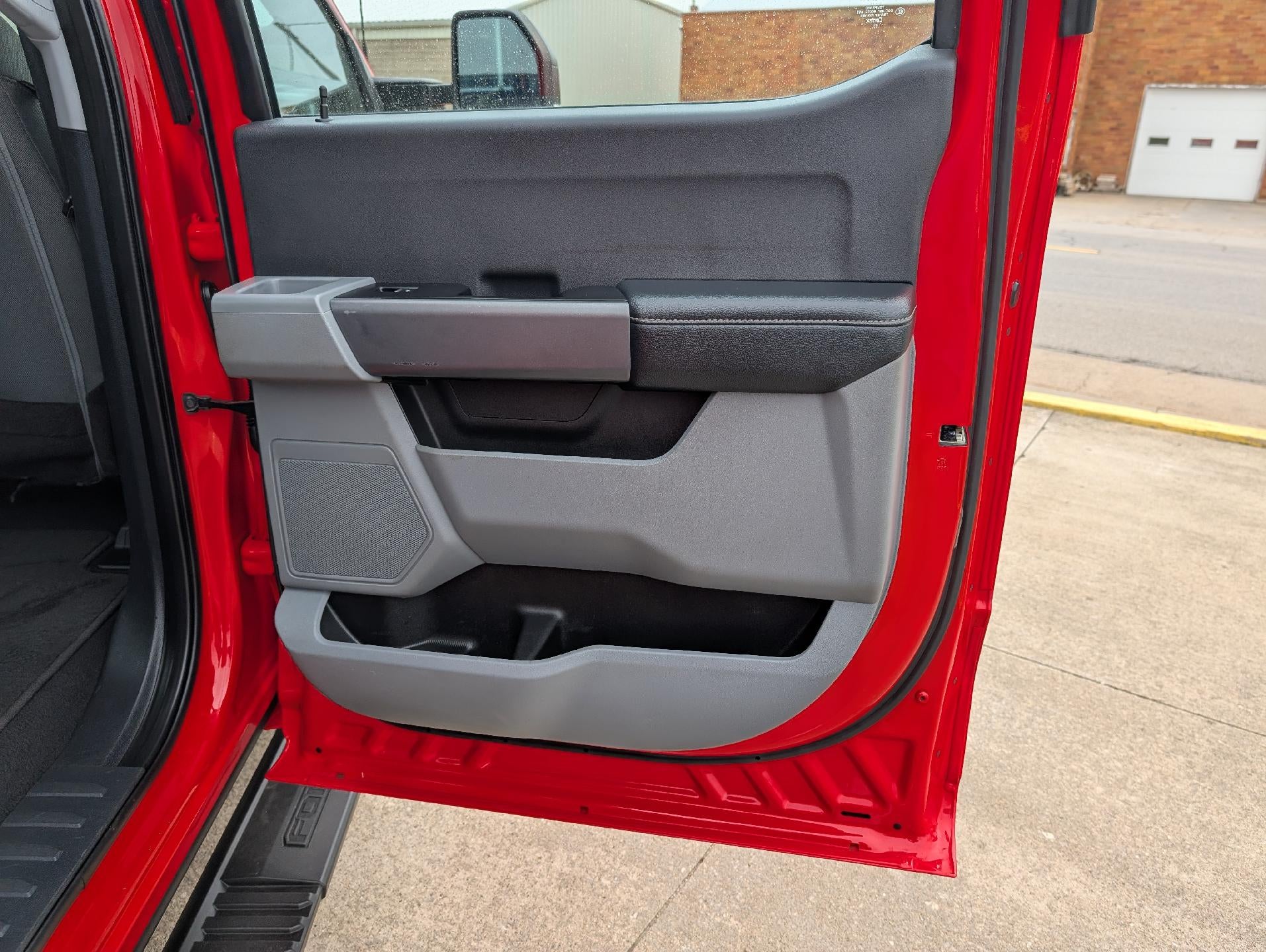 2023 Ford Super Duty F-350 SRW XL 4WD Crew Cab 8' Box