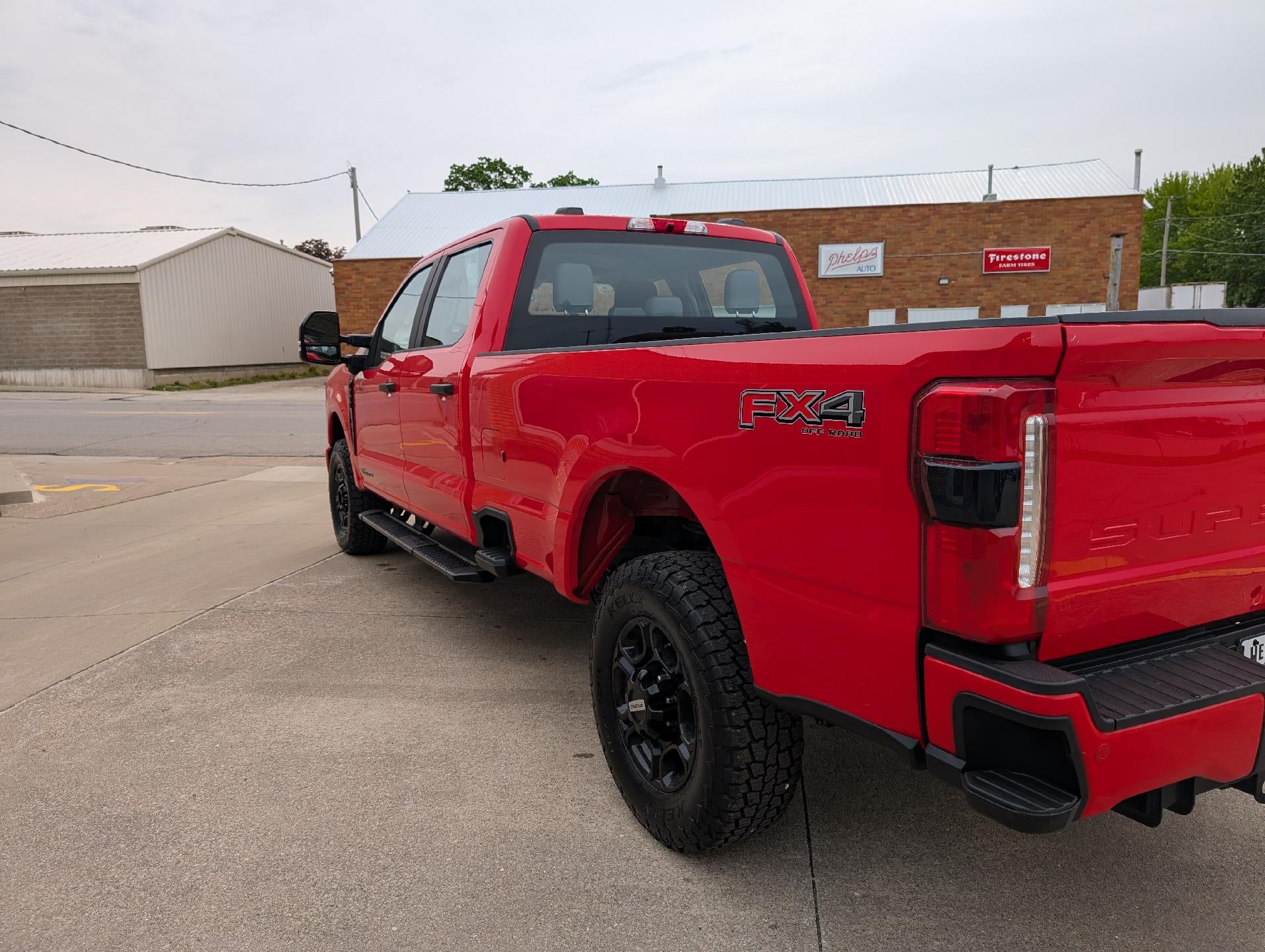 2023 Ford Super Duty F-350 SRW XL 4WD Crew Cab 8' Box