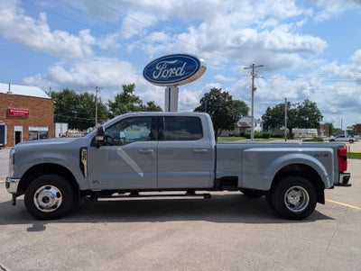 2025 Ford Super Duty F-350 DRW LARIAT 4WD Crew Cab 8' Box