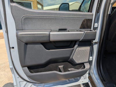 2025 Ford Super Duty F-350 DRW LARIAT 4WD Crew Cab 8' Box