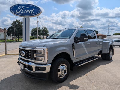 2025 Ford Super Duty F-350 DRW LARIAT 4WD Crew Cab 8' Box