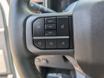 2025 Ford Super Duty F-350 DRW LARIAT 4WD Crew Cab 8' Box