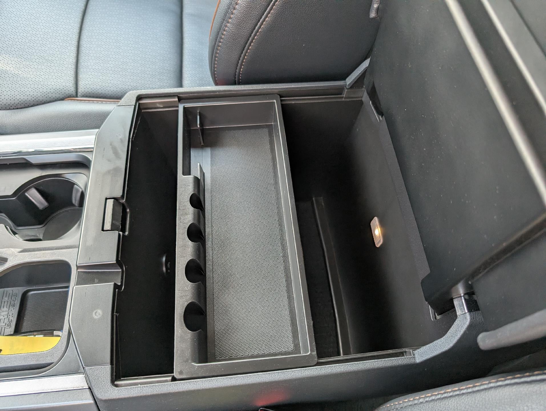 2025 Ford Super Duty F-350 DRW LARIAT 4WD Crew Cab 8' Box