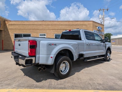 2025 Ford Super Duty F-350 DRW LARIAT 4WD Crew Cab 8' Box