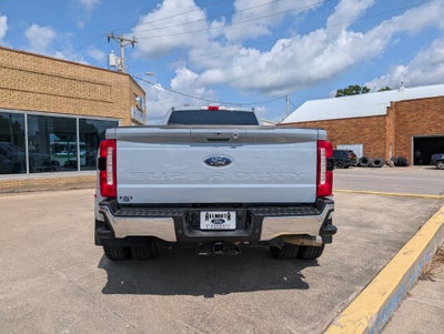 2025 Ford Super Duty F-350 DRW LARIAT 4WD Crew Cab 8' Box