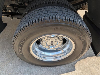 2025 Ford Super Duty F-350 DRW LARIAT 4WD Crew Cab 8' Box