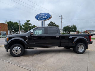2019 Ford Super Duty F-450 DRW Platinum 4WD Crew Cab 8' Box