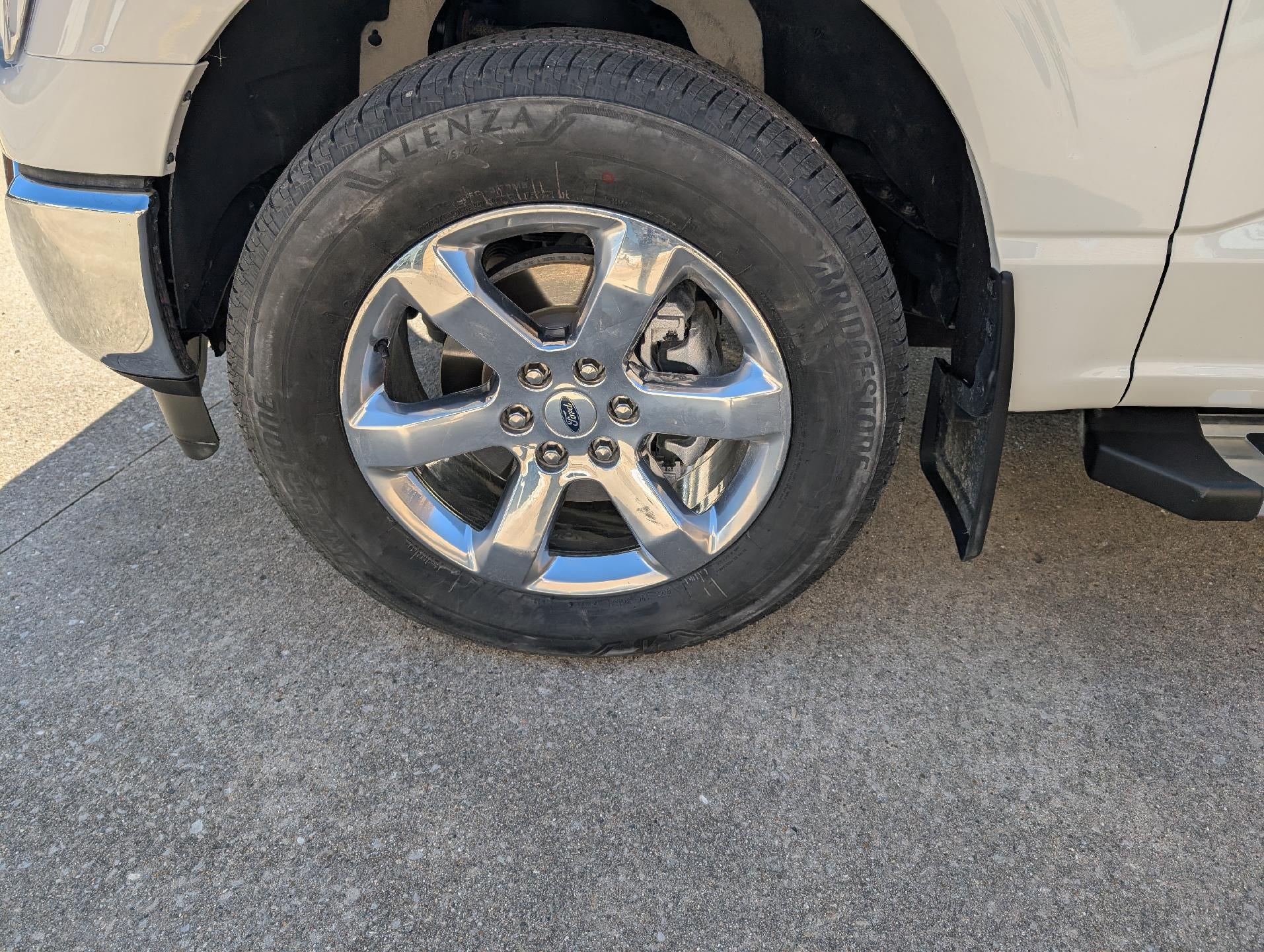 2022 Ford F-150 LARIAT 4WD SuperCrew 5.5' Box