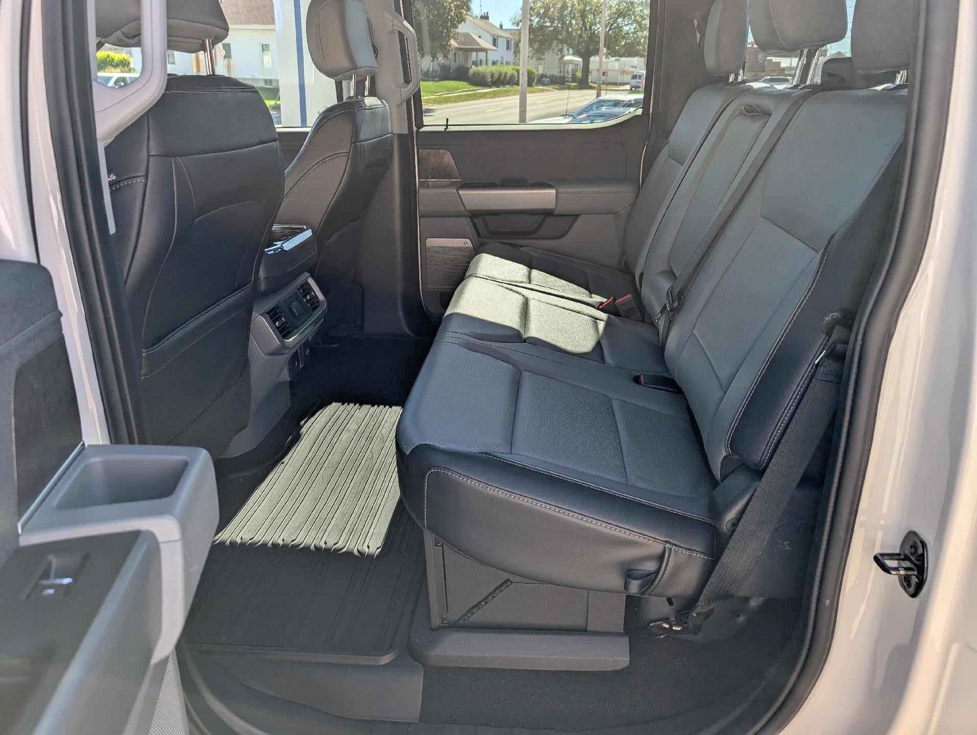 2022 Ford F-150 LARIAT 4WD SuperCrew 5.5' Box