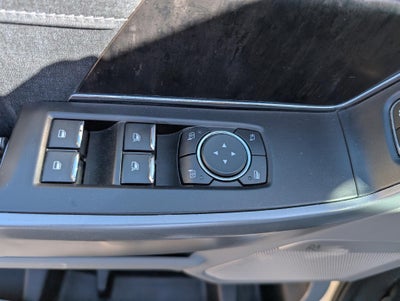 2022 Ford F-150 LARIAT 4WD SuperCrew 5.5' Box