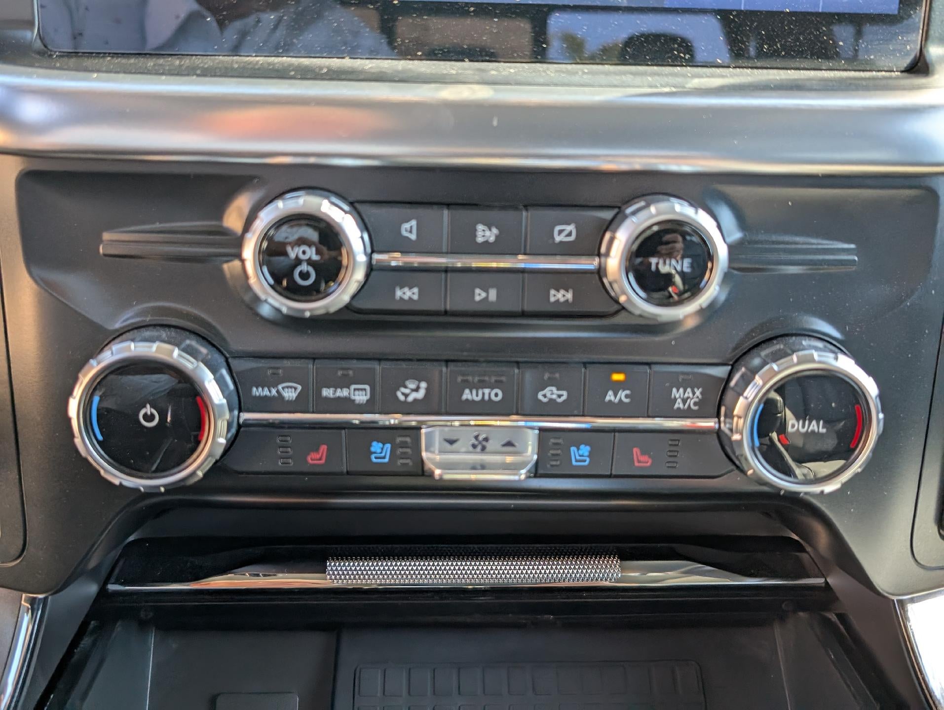 2022 Ford F-150 LARIAT 4WD SuperCrew 5.5' Box