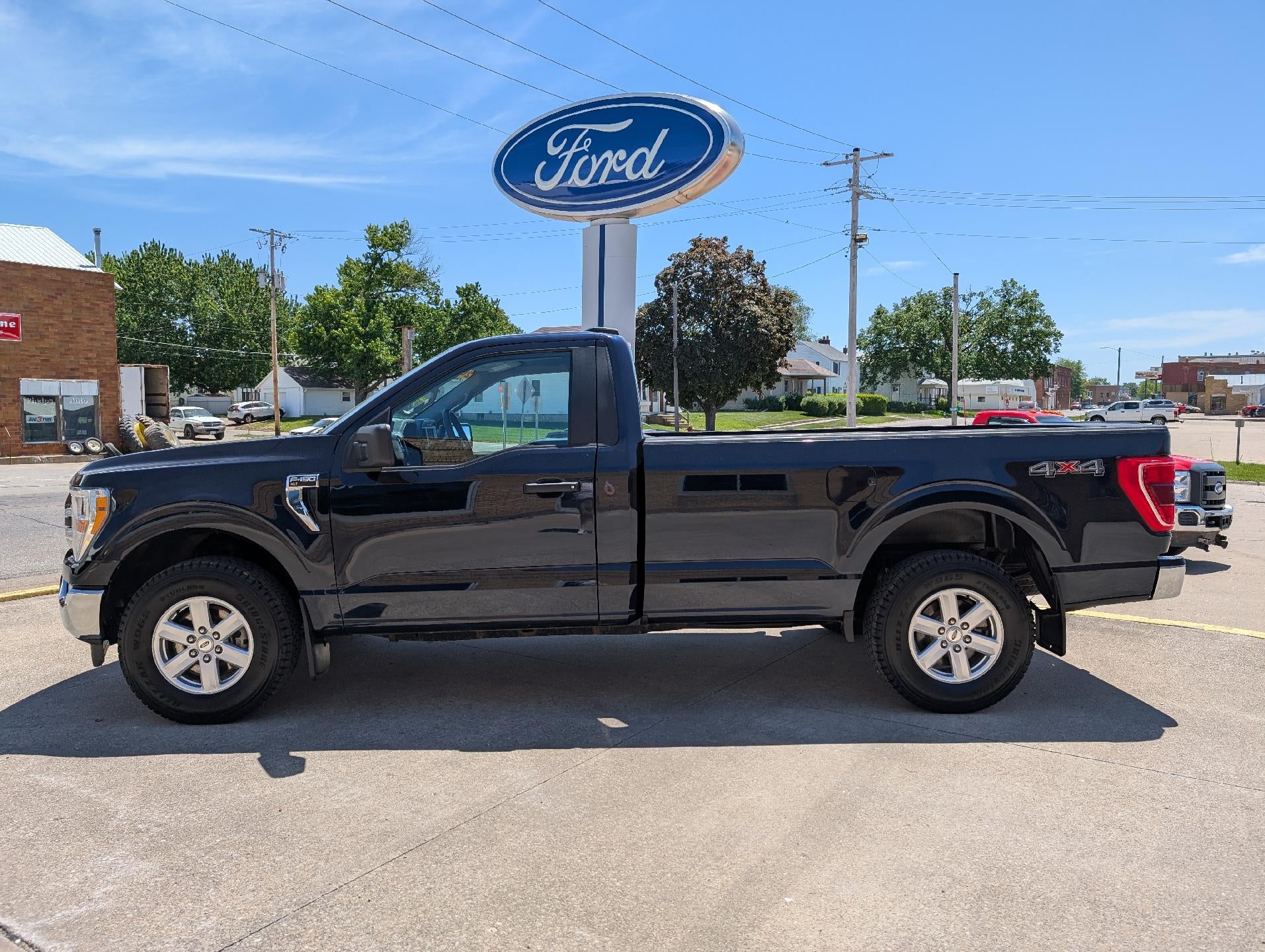 2021 Ford F-150 XLT 4WD Reg Cab 8' Box