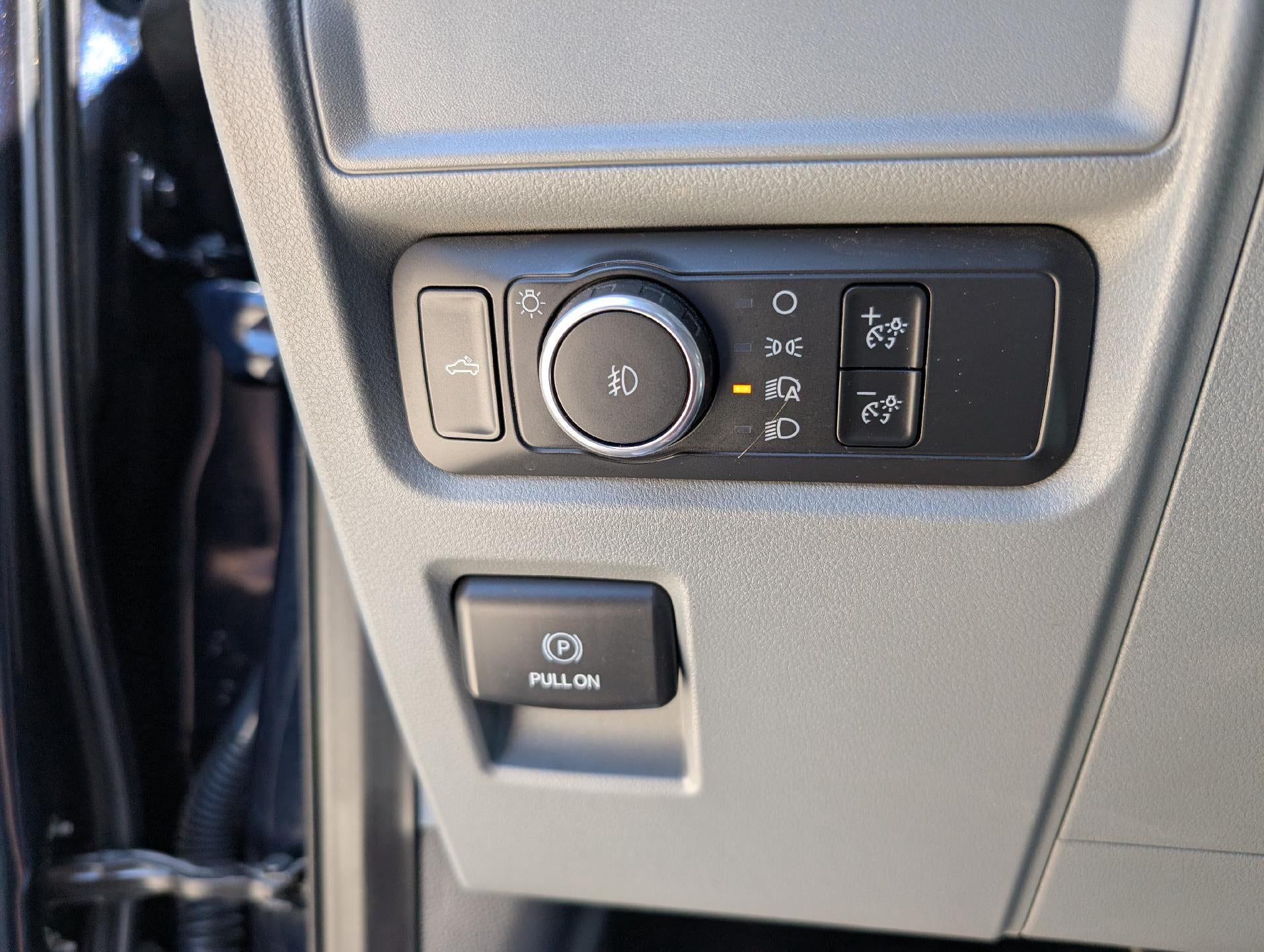 2021 Ford F-150 XLT 4WD Reg Cab 8' Box