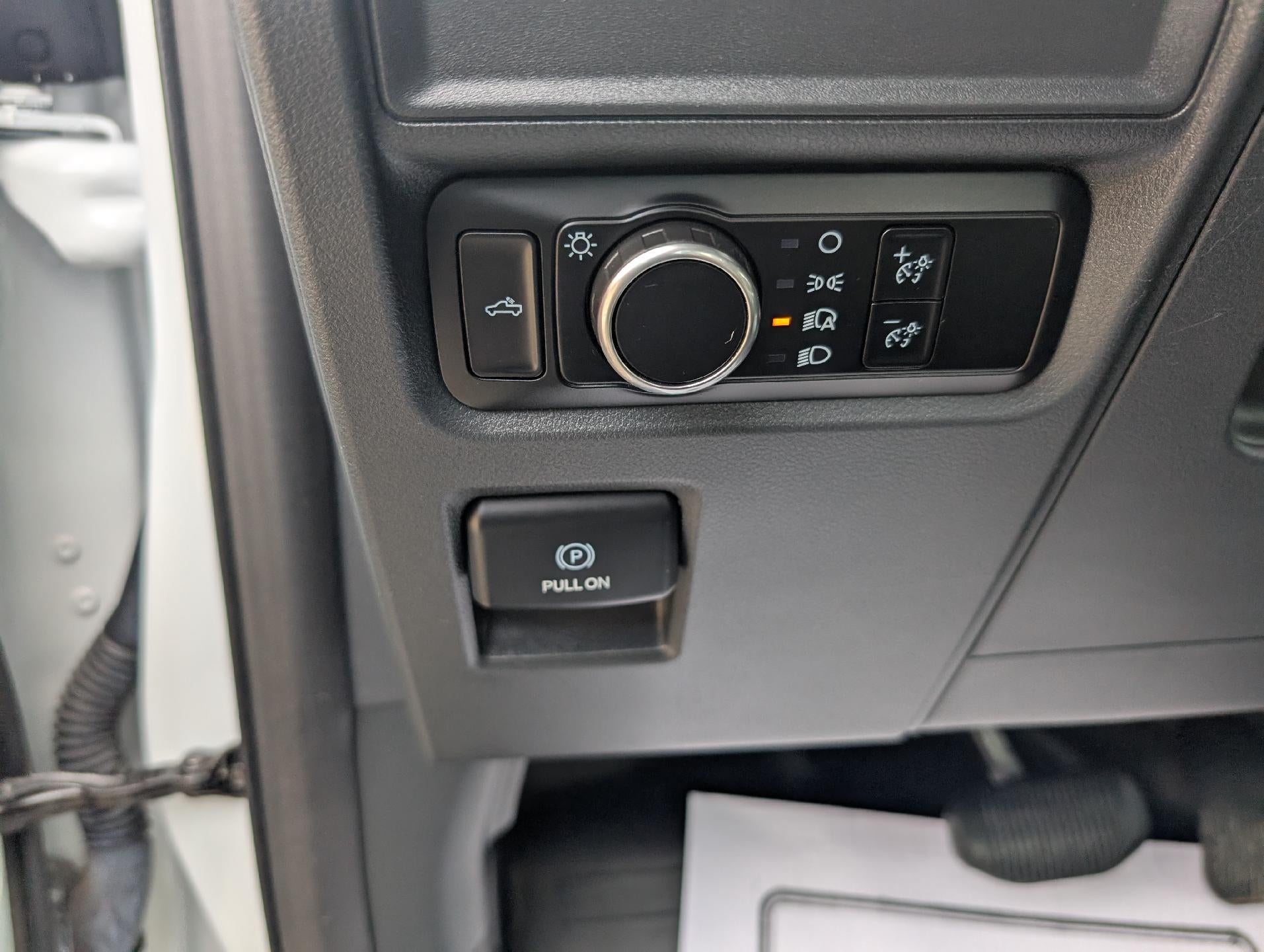 2024 Ford F-150 XL 4WD Reg Cab 8' Box