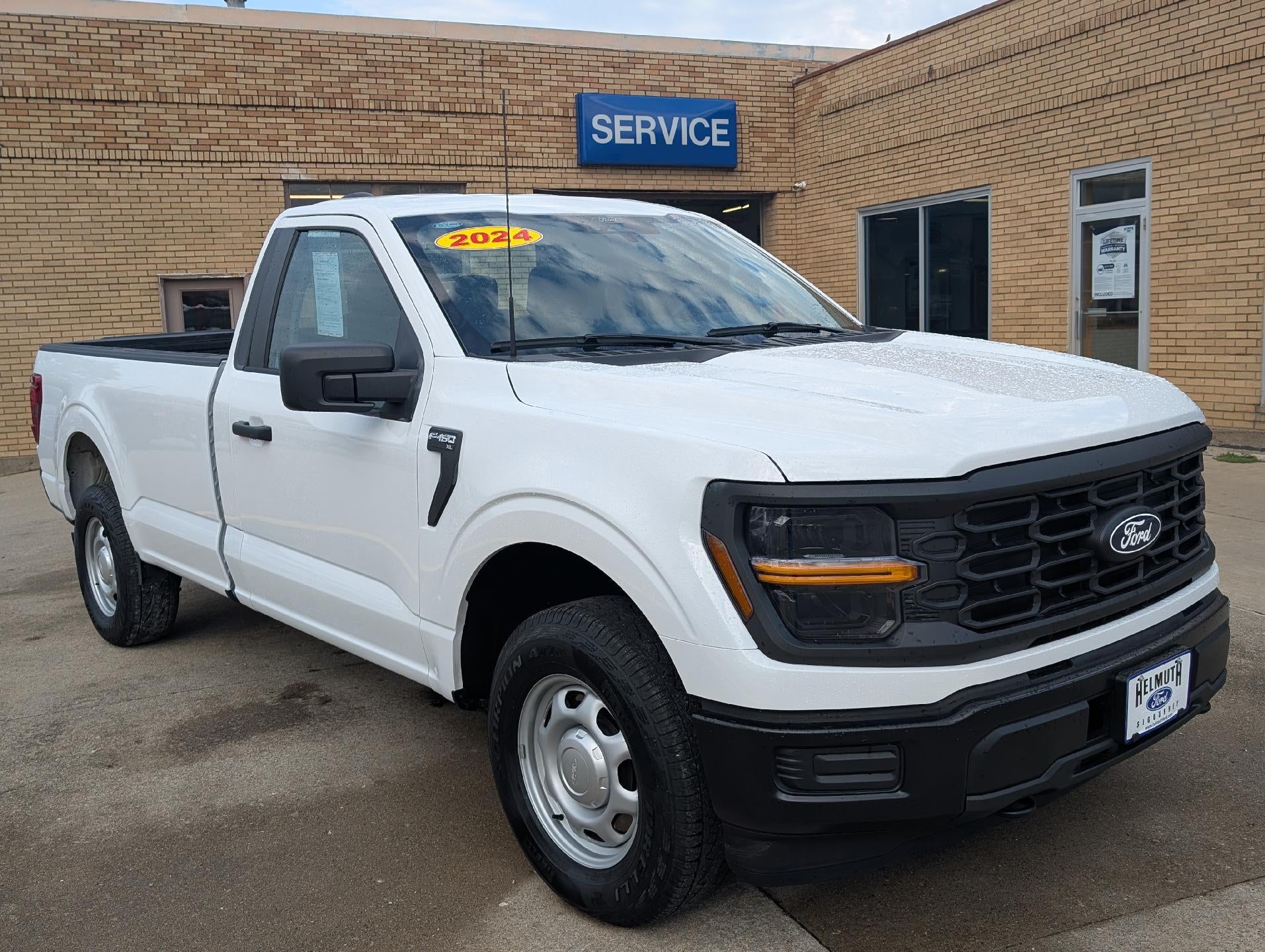 2024 Ford F-150 XL 4WD Reg Cab 8' Box