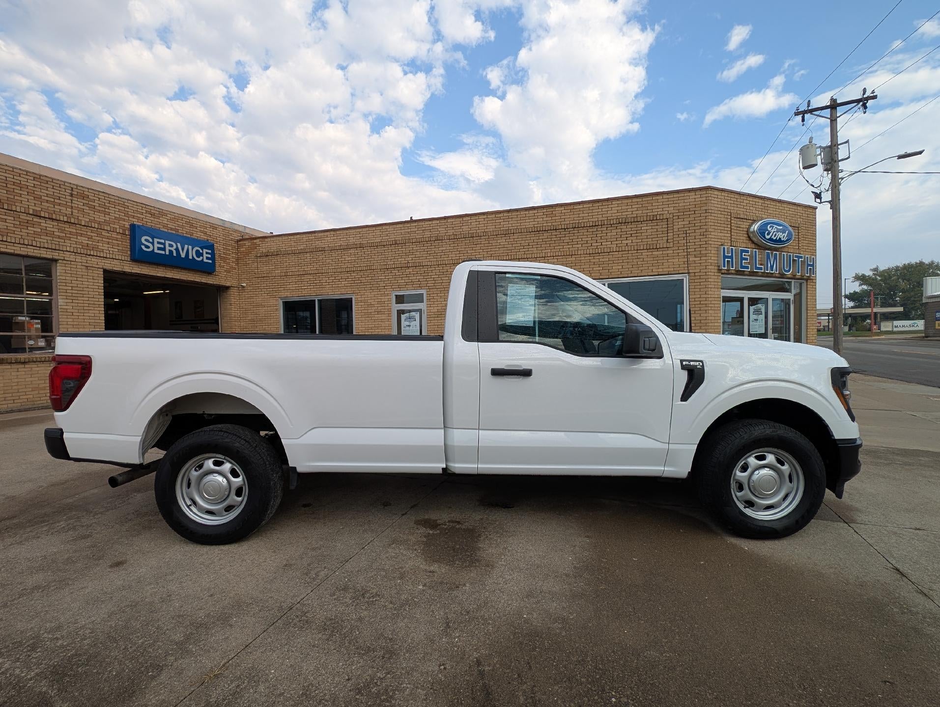 2024 Ford F-150 XL 4WD Reg Cab 8' Box