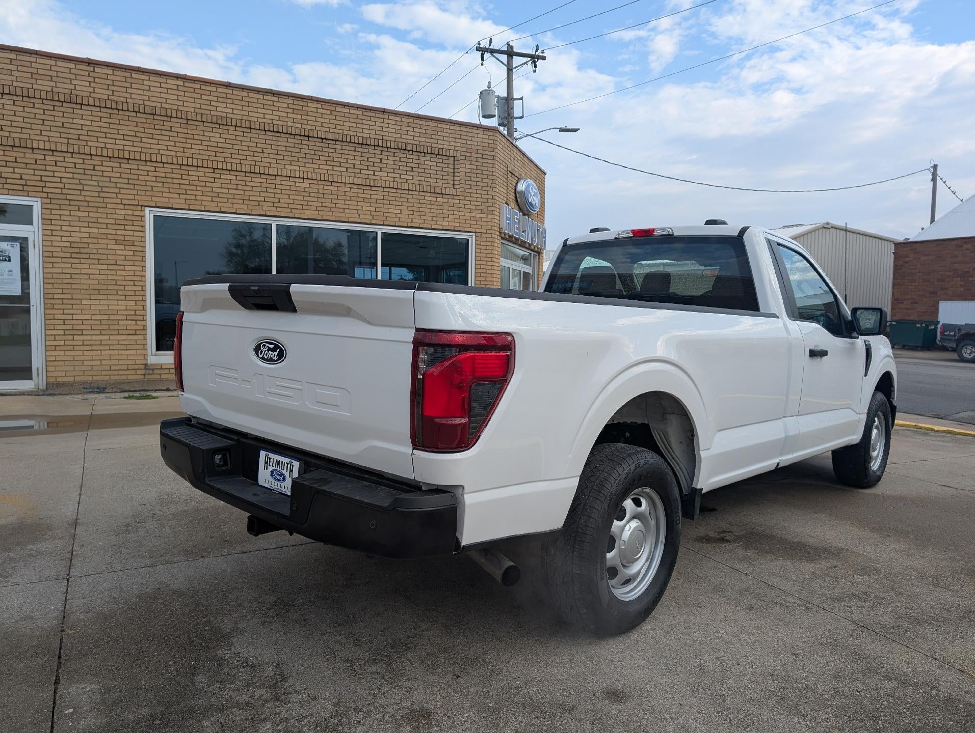 2024 Ford F-150 XL 4WD Reg Cab 8' Box