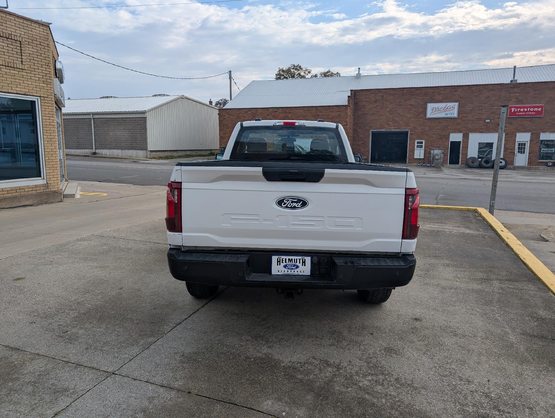 2024 Ford F-150 XL 4WD Reg Cab 8' Box