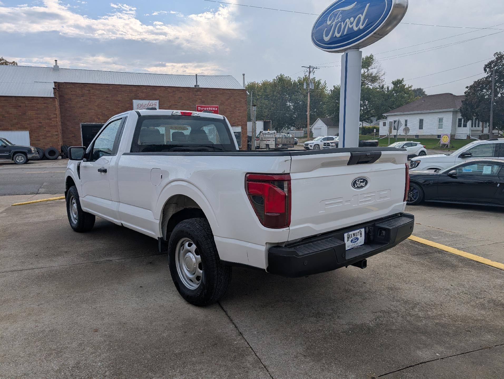2024 Ford F-150 XL 4WD Reg Cab 8' Box