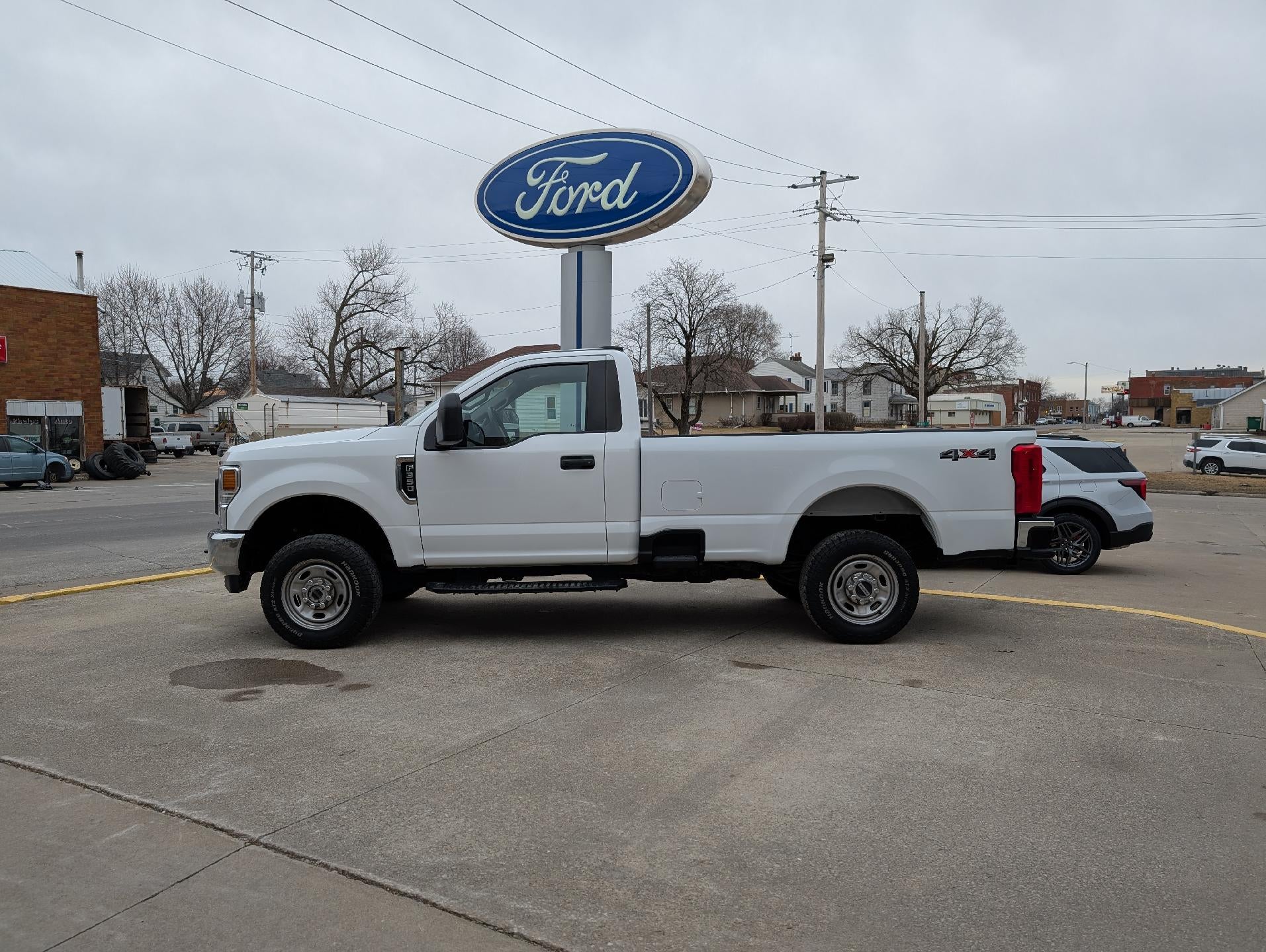 2022 Ford Super Duty F-350 SRW XL 4WD Reg Cab 8' Box
