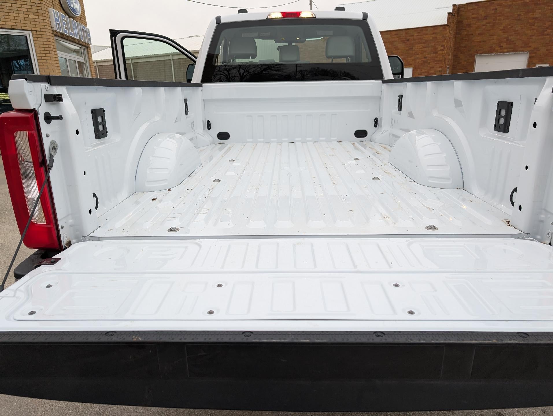 2022 Ford Super Duty F-350 SRW XL 4WD Reg Cab 8' Box