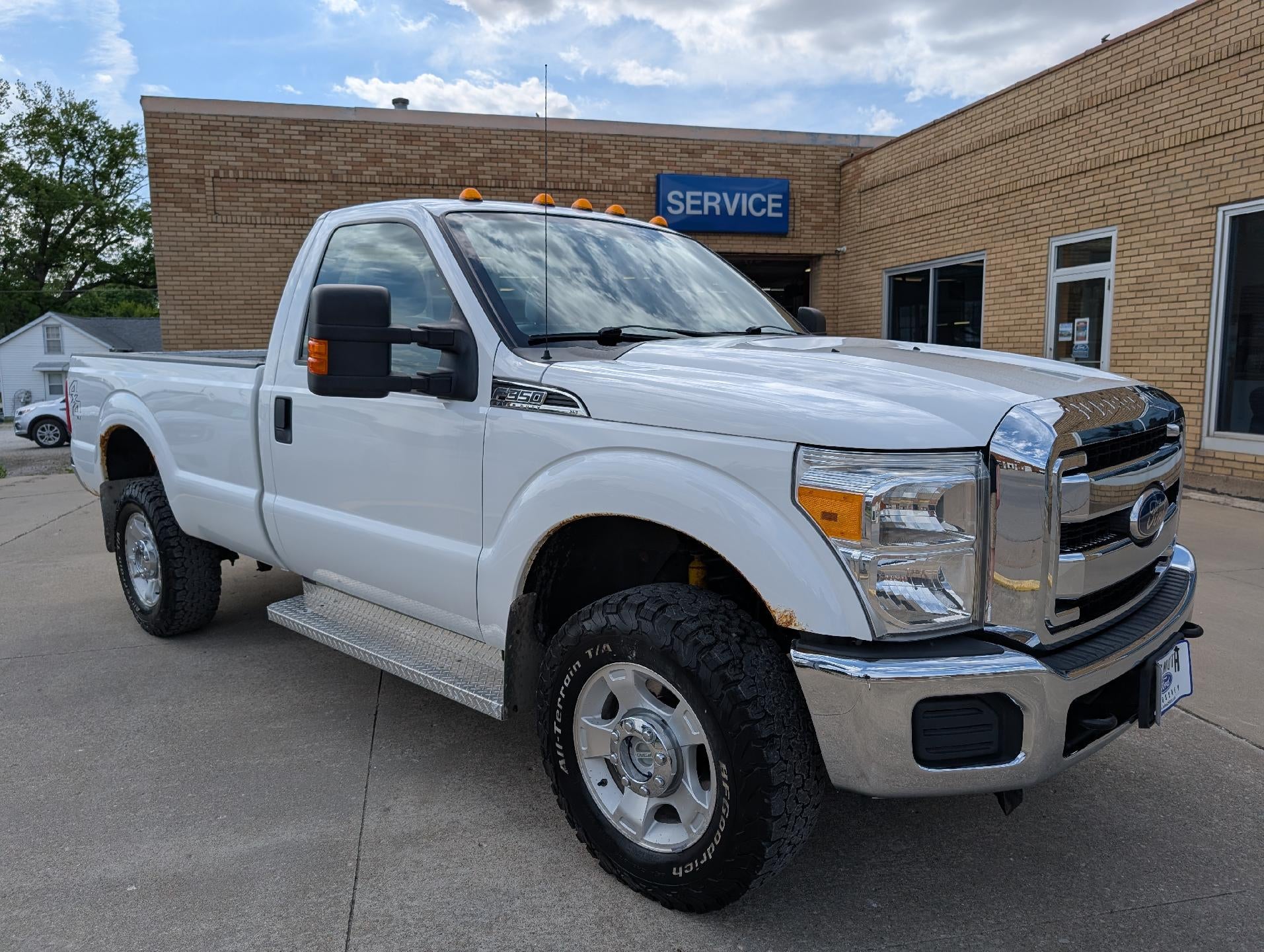 2012 Ford Super Duty F-350 SRW 4WD Regular Cab 8 Ft Box XLT
