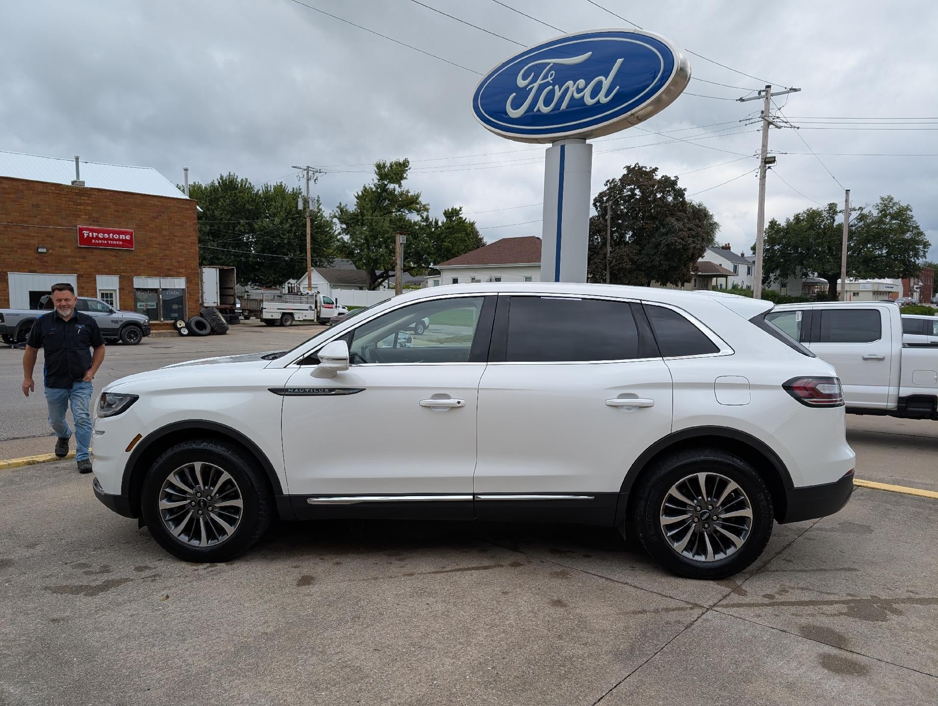 2023 Lincoln Nautilus Standard AWD