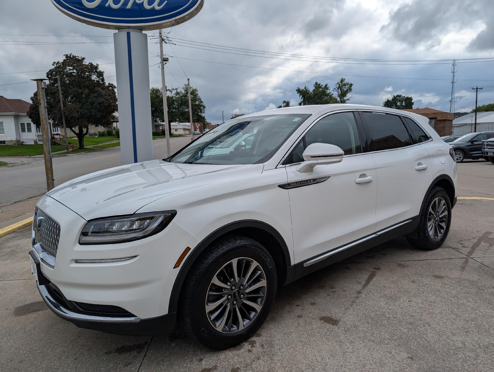 2023 Lincoln Nautilus Standard AWD