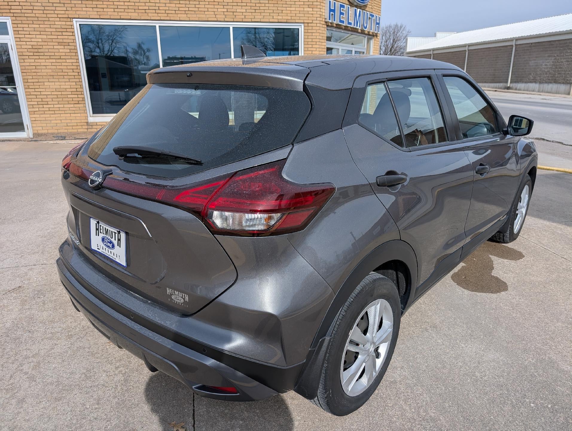 2023 Nissan Kicks S FWD