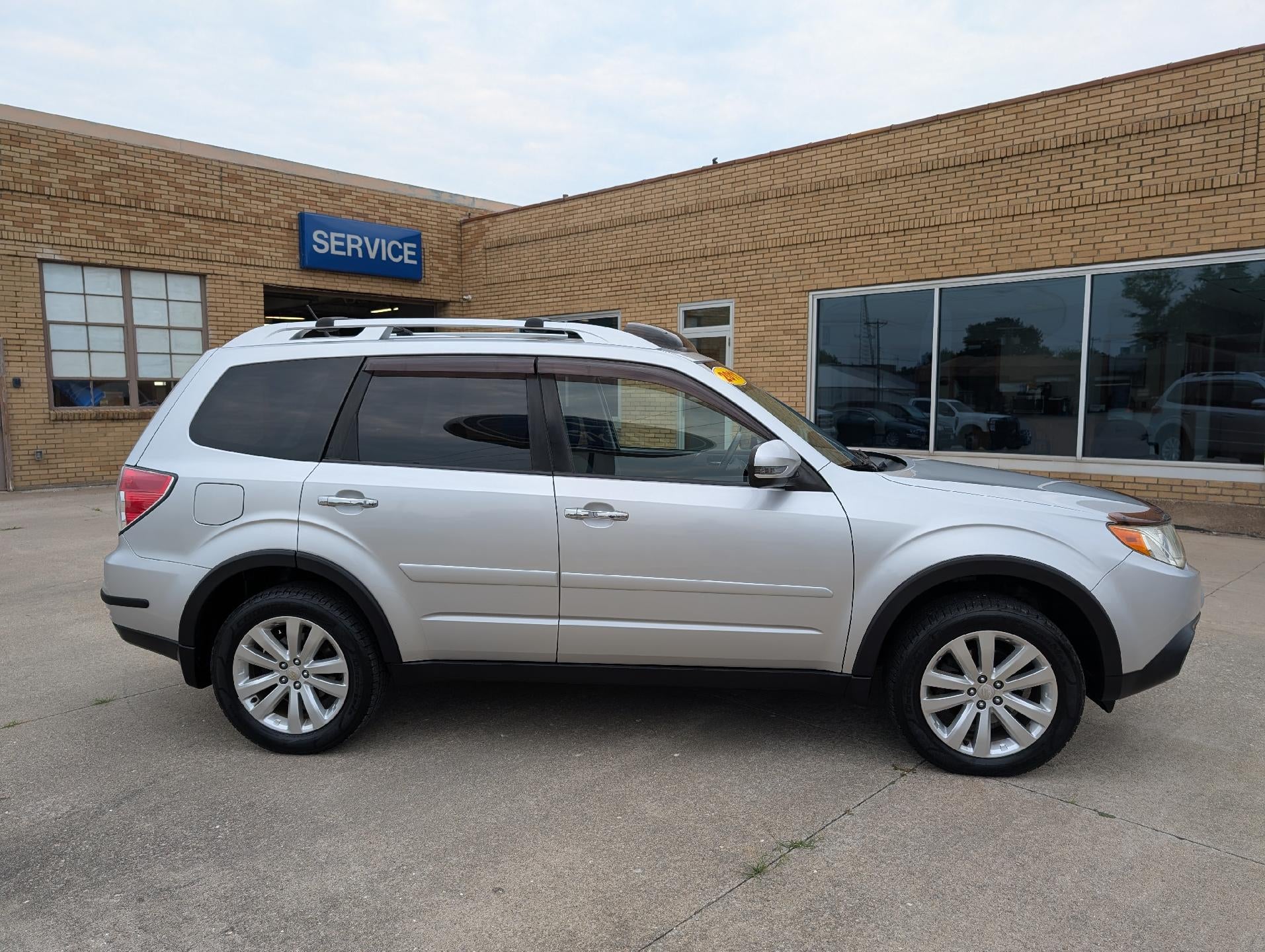 2011 Subaru Forester 2.5X Touring with Navigation